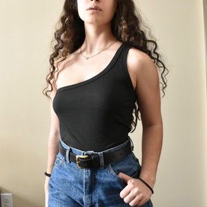 Black one shoulder ribbed one sleeve tank top